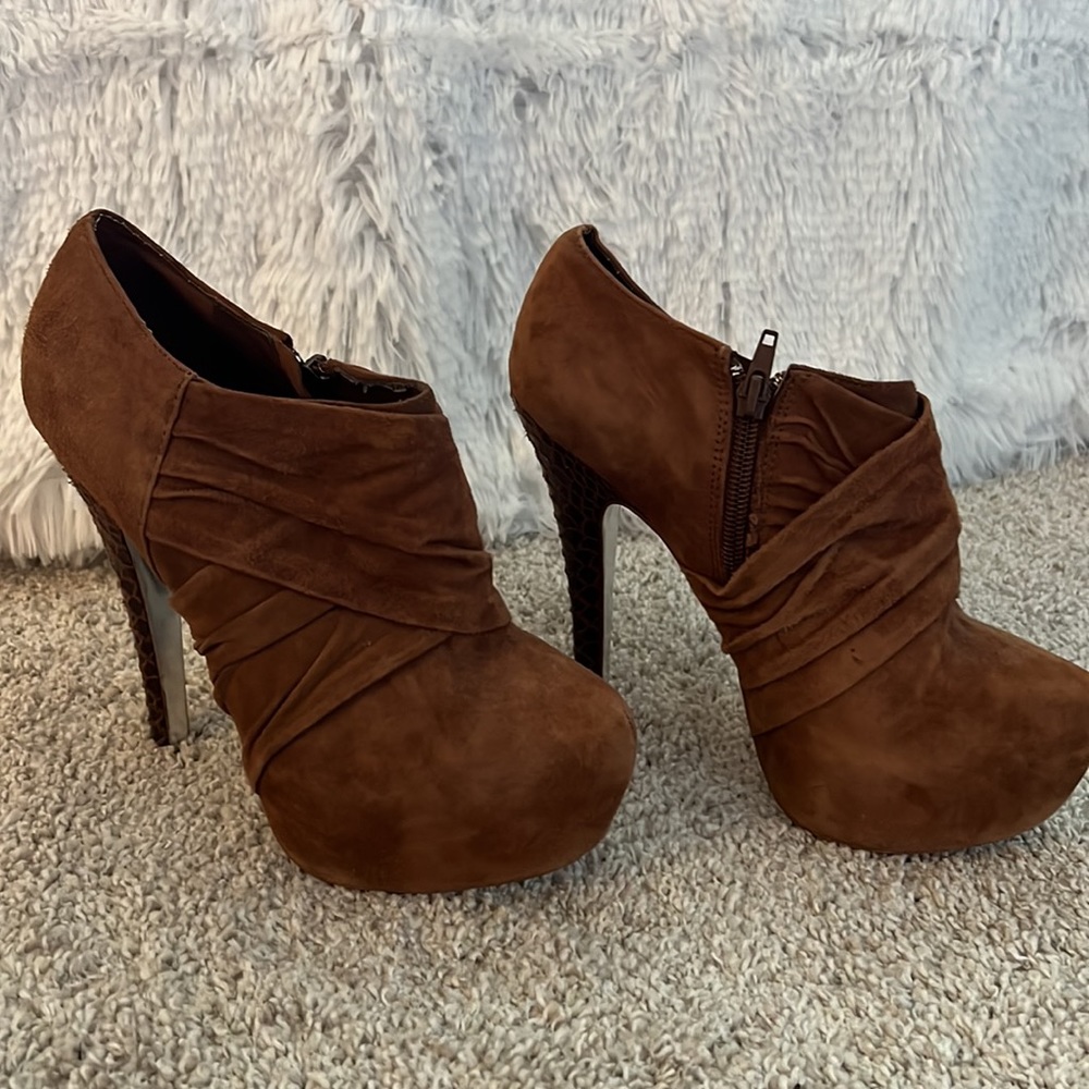 H by Halston Platform Suede booties - Picture 2 of 9